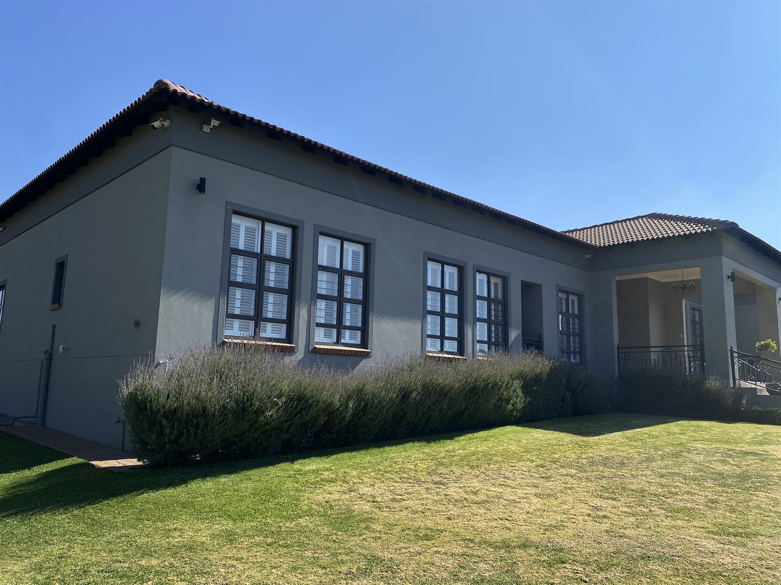The Villa side elevation and lawn at 2nd Cozy Corner Woodland Hills